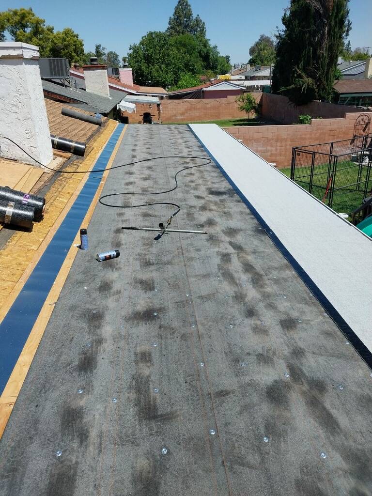 Superficie de cubierta durante los trabajos de roofing